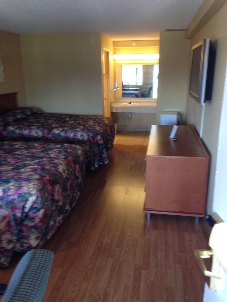 ทราเวลลอดจ์ ทาโคมา เนียร์ แมกคอร์ด แอร์ ฟอร์ซ เบส Motel ภายนอก รูปภาพ