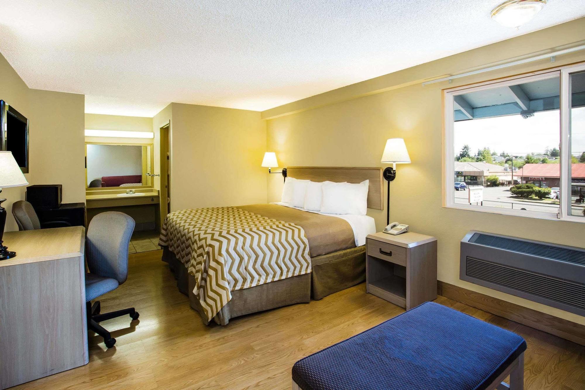 ทราเวลลอดจ์ ทาโคมา เนียร์ แมกคอร์ด แอร์ ฟอร์ซ เบส Motel ภายนอก รูปภาพ